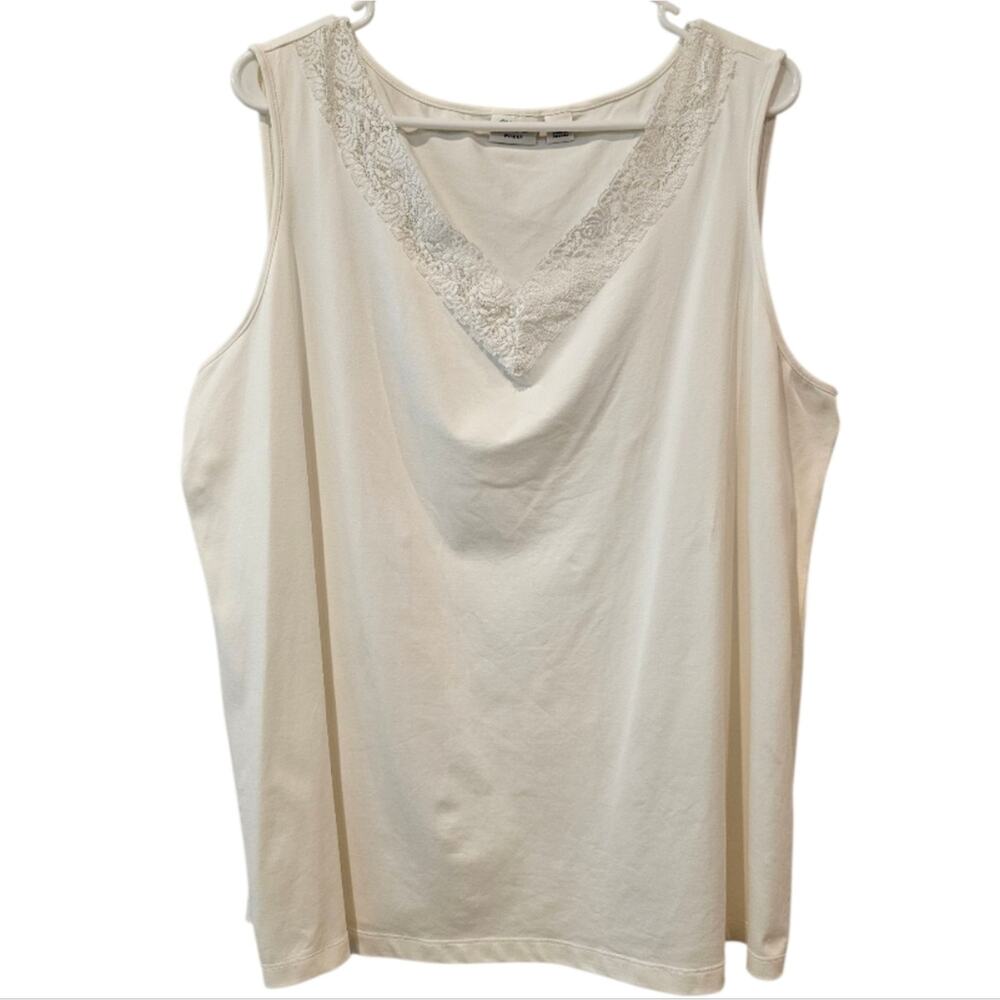 Cato Women White Lace Embellished Neckline Tank Top 22/24W